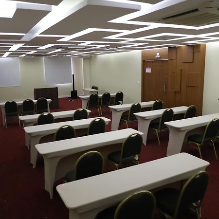 Ramada By Wyndham Manaus Torres Center Hotel Екстериор снимка