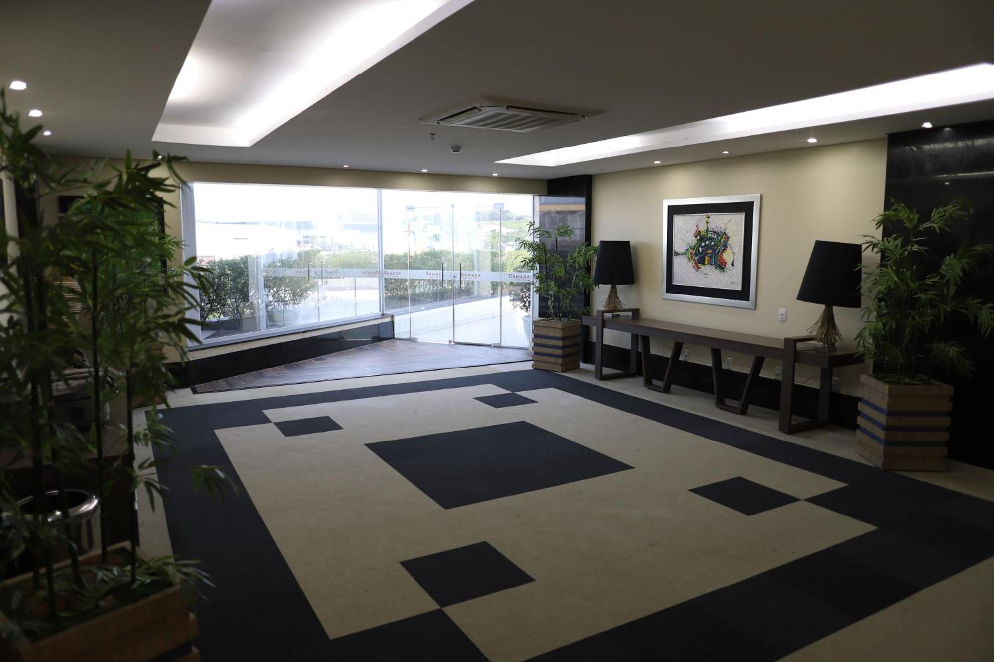 Ramada By Wyndham Manaus Torres Center Hotel Екстериор снимка